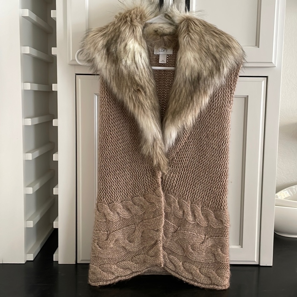 Ann Taylor LOFT XS Brown Alpaca Wool Cable Knit Faux Fur Collar Sweater Vest